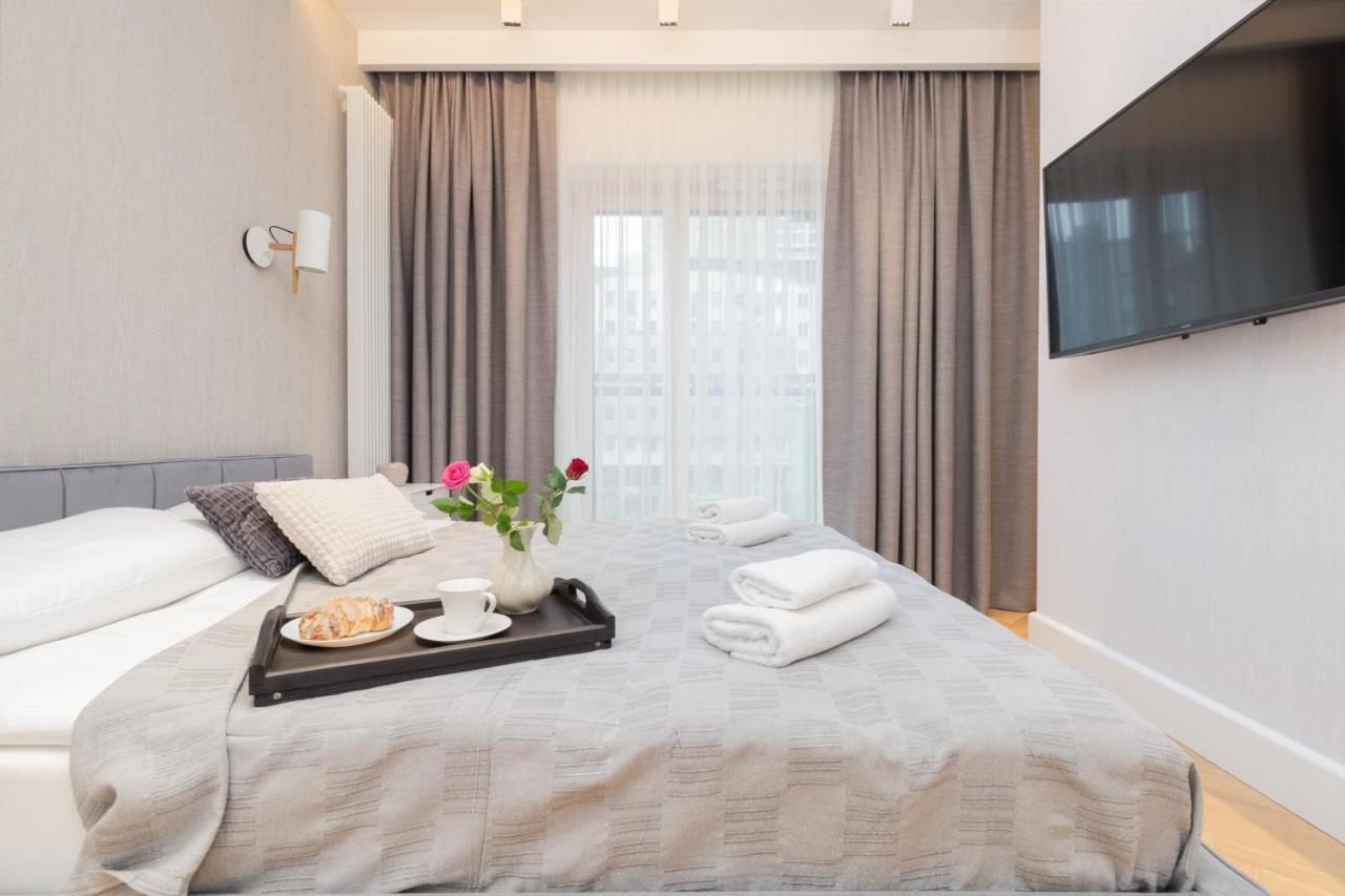 Hotel apartamentowy Mennica - Center By Renters Warszawa